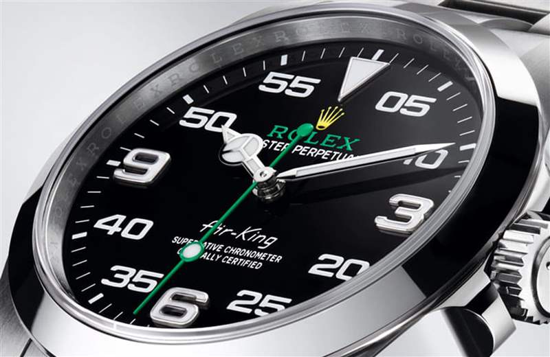 3、6、9點時標填入Chromalight夜光塗料，強化手錶的夜視效果。（Rolex）