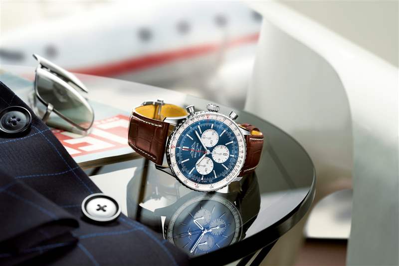 NAVITIMER B01 CHRONOGRAPH 43 航空计时腕表国泰限量版（图片来源：Breitling）