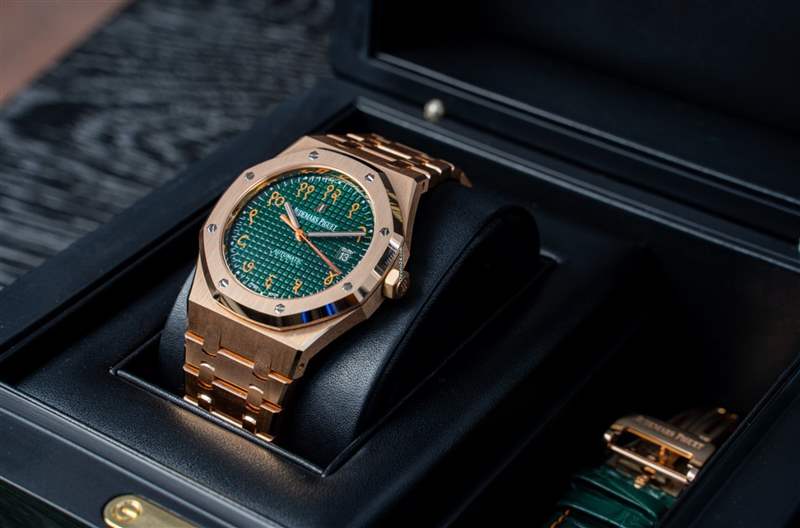 AP皇家橡树绝版15450ST手表最新行情蓝色面盘比灰银款贵2万美金-复刻表