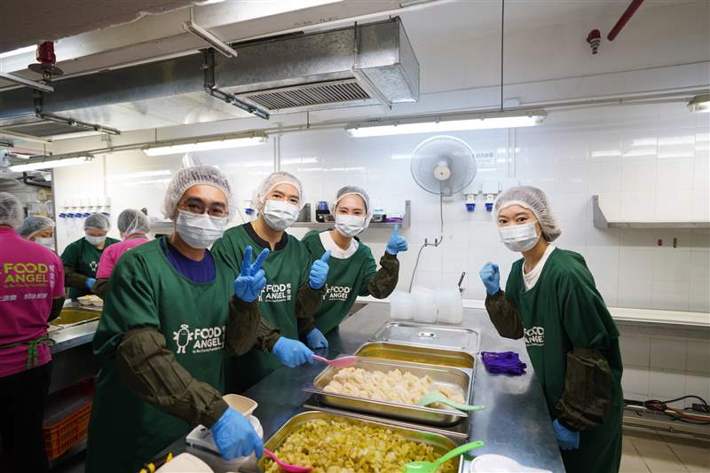 蘇麗與惜食堂合作，每月捐贈近千個飯餐予有需要之人