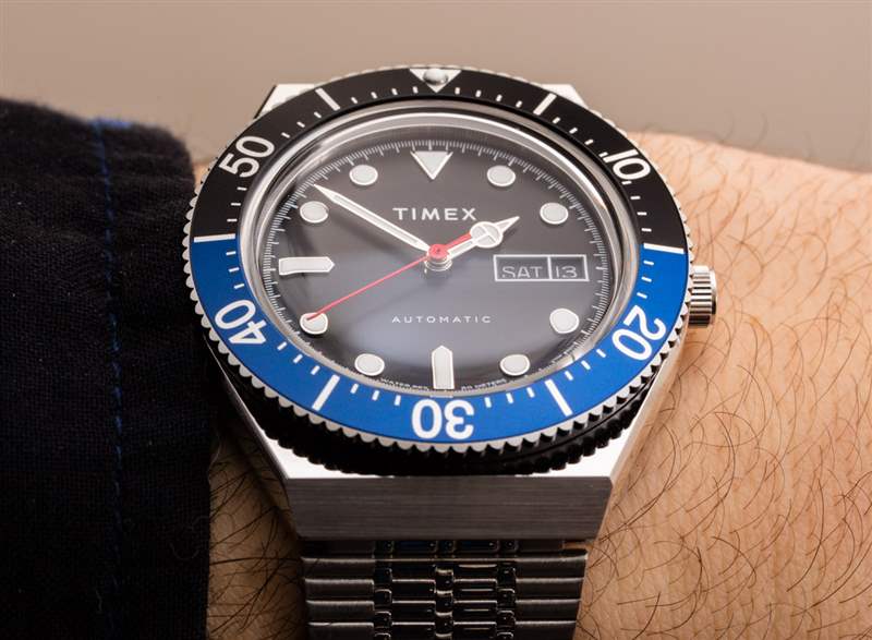 Timex M79 自动手表动手：复古外观，预算价格-复刻表