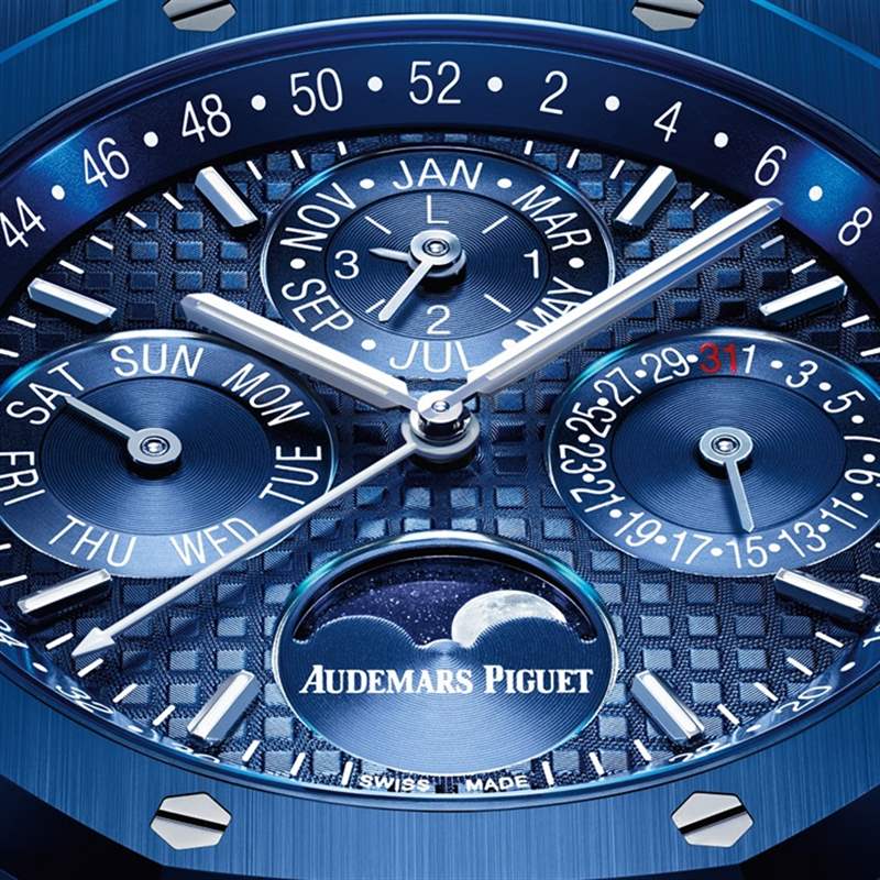 爱彼AUDEMARS PIGUET的陶瓷色彩张力,如何刷新Royal Oak皇家橡树系列经典印象?-复刻表