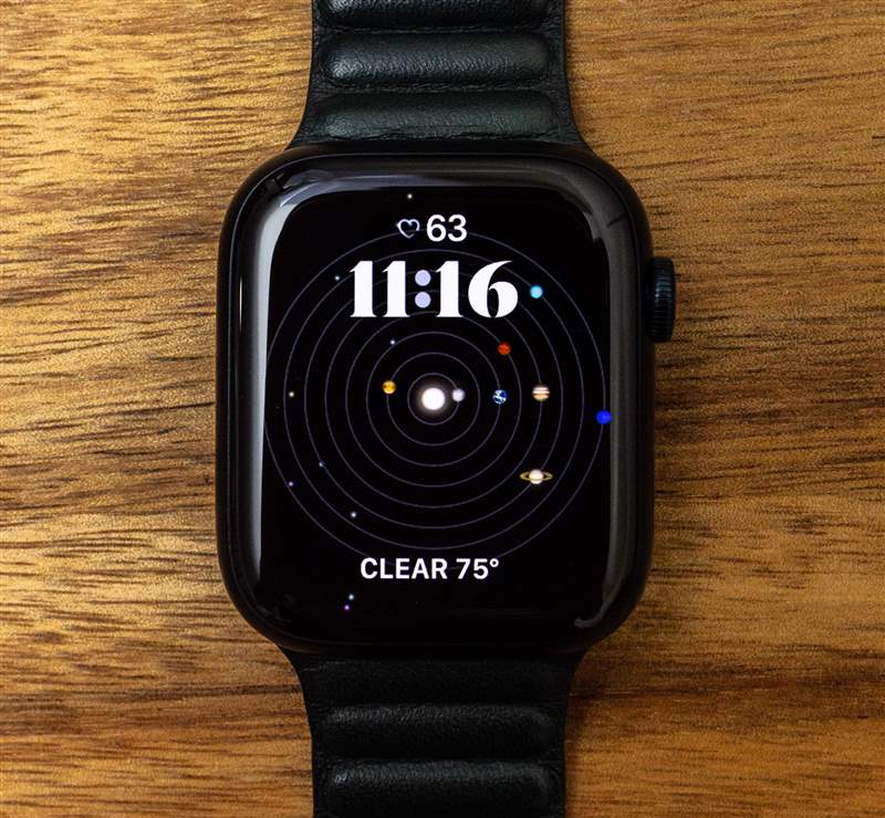 与Apple Watch Series 8一起入睡-复刻表