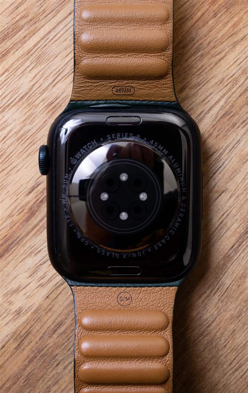 与Apple Watch Series 8一起入睡-复刻表