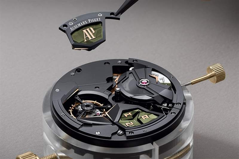 爱彼AUDEMARS PIGUET的陶瓷色彩张力,如何刷新Royal Oak皇家橡树系列经典印象?-复刻表