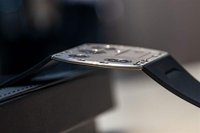 亲身体验佩戴世界上最薄的手表 Richard Mille RM UP-01 的感觉-复刻表