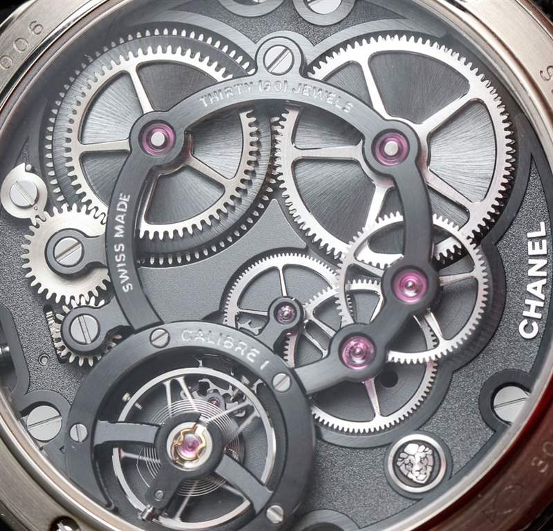 香奈儿Monsieur腕表搭载首款自制机芯-复刻表
