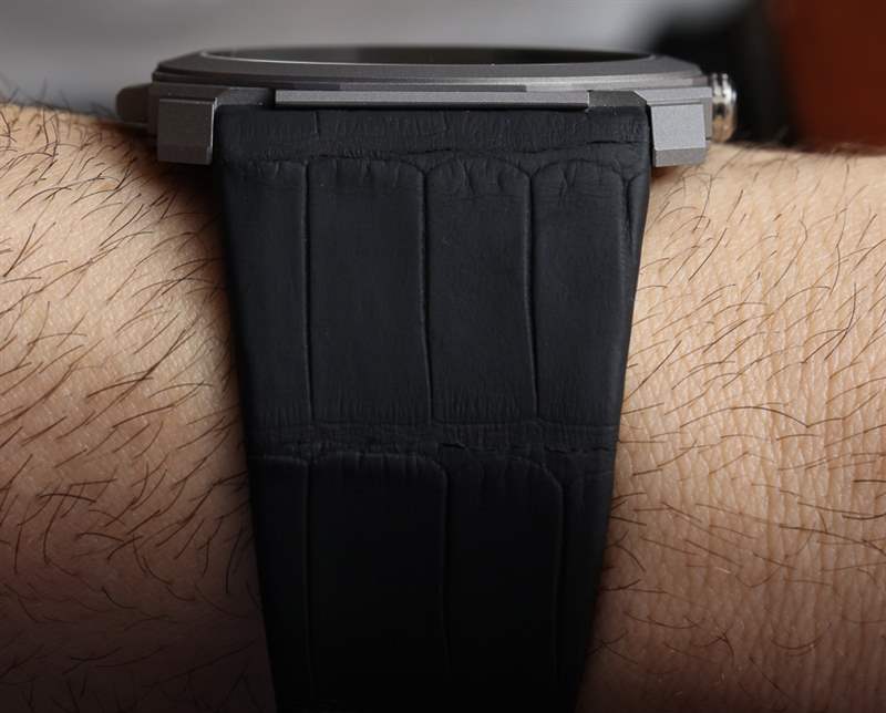 宝格丽Octo Finissimo三问报时腕表是世界上最薄的腕表-复刻表