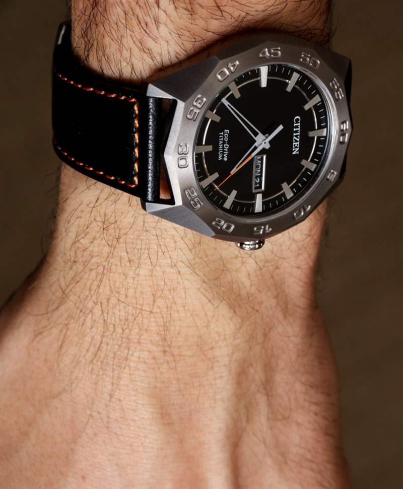 Citizen-Eco-Drive-AW0060-Super-Titanium-3