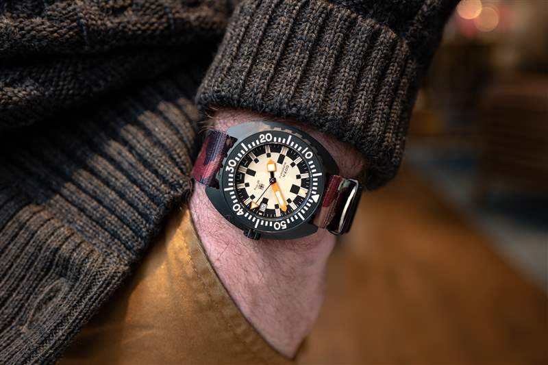 亲身体验神秘的复古Doxa Army以现代陶瓷手表的形式重新出现-复刻表