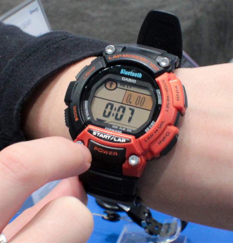 卡西欧Sports Gear STB-1000蓝牙手表提供健身信息和电话提醒-复刻表