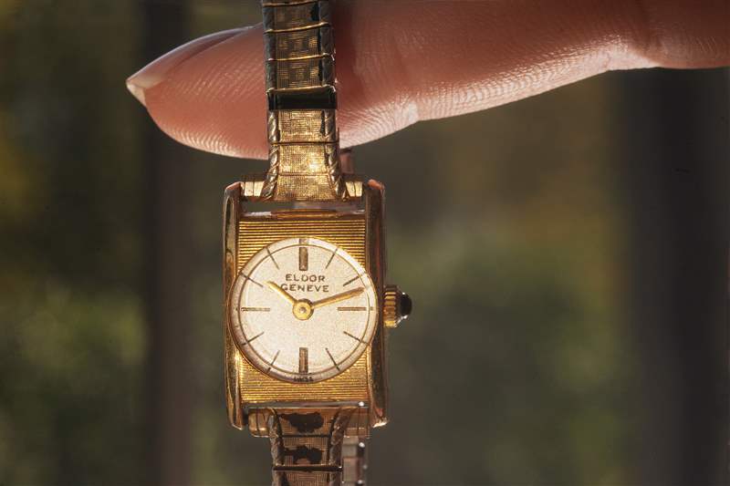 本周最佳手表我母亲送给我的30岁生日精致瑞士手表-复刻表