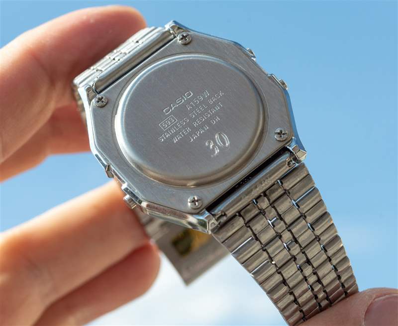 卡西欧A159WAD-1D手表评论：您应该购买史上最便宜的镶钻手表吗？-复刻表