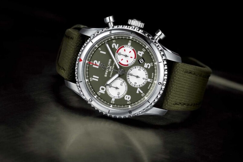 Breitling Aviator 8 B01 Chronograph 43 Curtiss Warhawk 价钱介绍