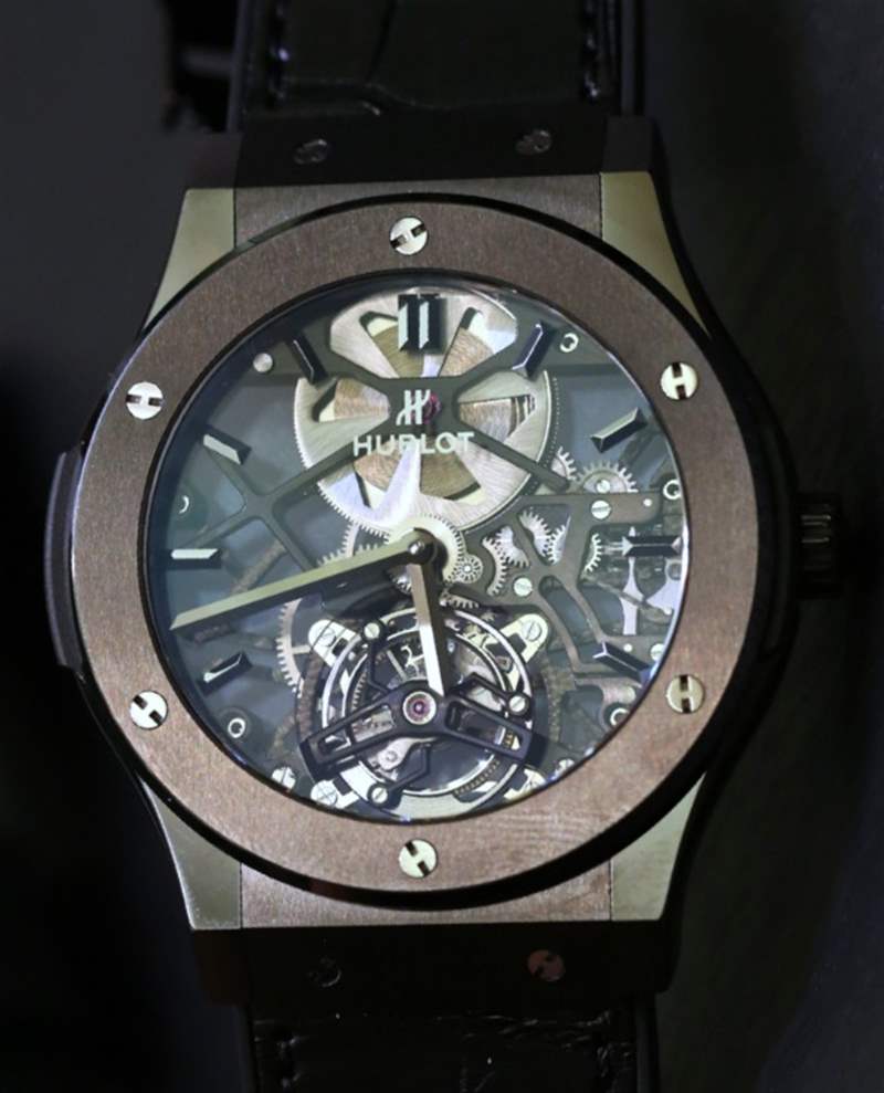 宇舶 Classic Fusion Skeleton Tourbillon Black Ceramic 3