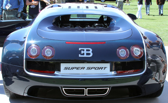 Bugatti Veyron Super Sport rear 帕玛强尼布加迪超级运动手表-复刻表