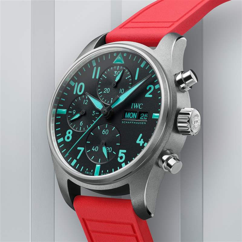 万国推出Pilot’s Watch Chronograph 41 Mercedes-AMG Petronas Formula One Team Miami Pink计时码表-复刻表