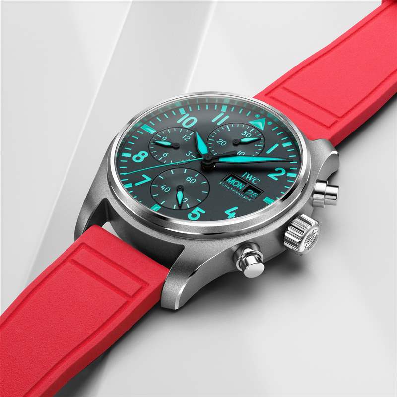 万国推出Pilot’s Watch Chronograph 41 Mercedes-AMG Petronas Formula One Team Miami Pink计时码表-复刻表