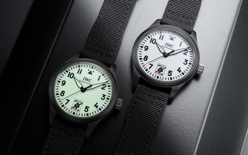 IWC万国推出Pilot’s Watch Automatic 41 Black Aces黑桃A特别版腕表:夜光表盘-复刻表