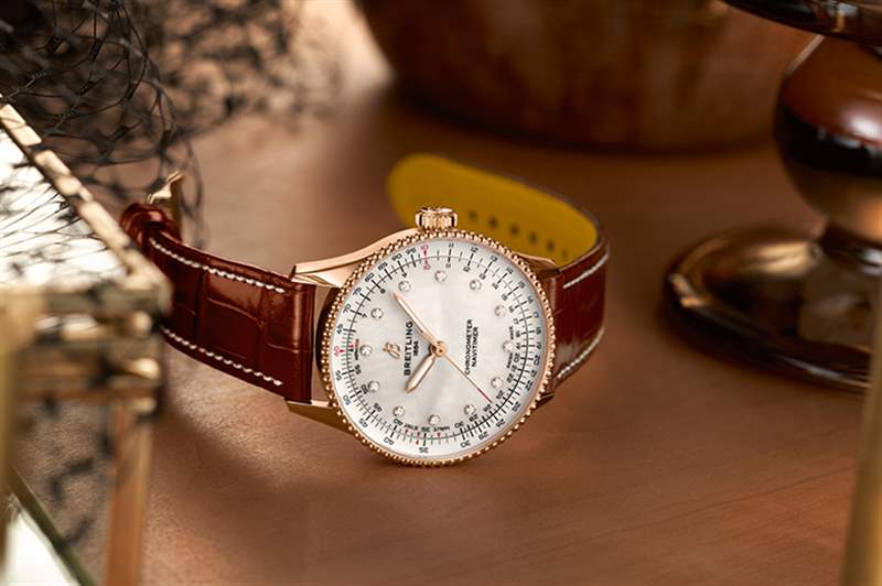 女表有温柔之外的姿态：百年灵BREITLING Navitimer