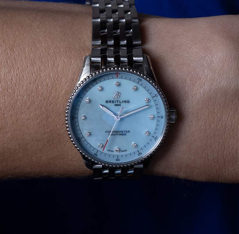 首次上手体验:百年灵Navitimer 36和32腕表专为女性打造-复刻表