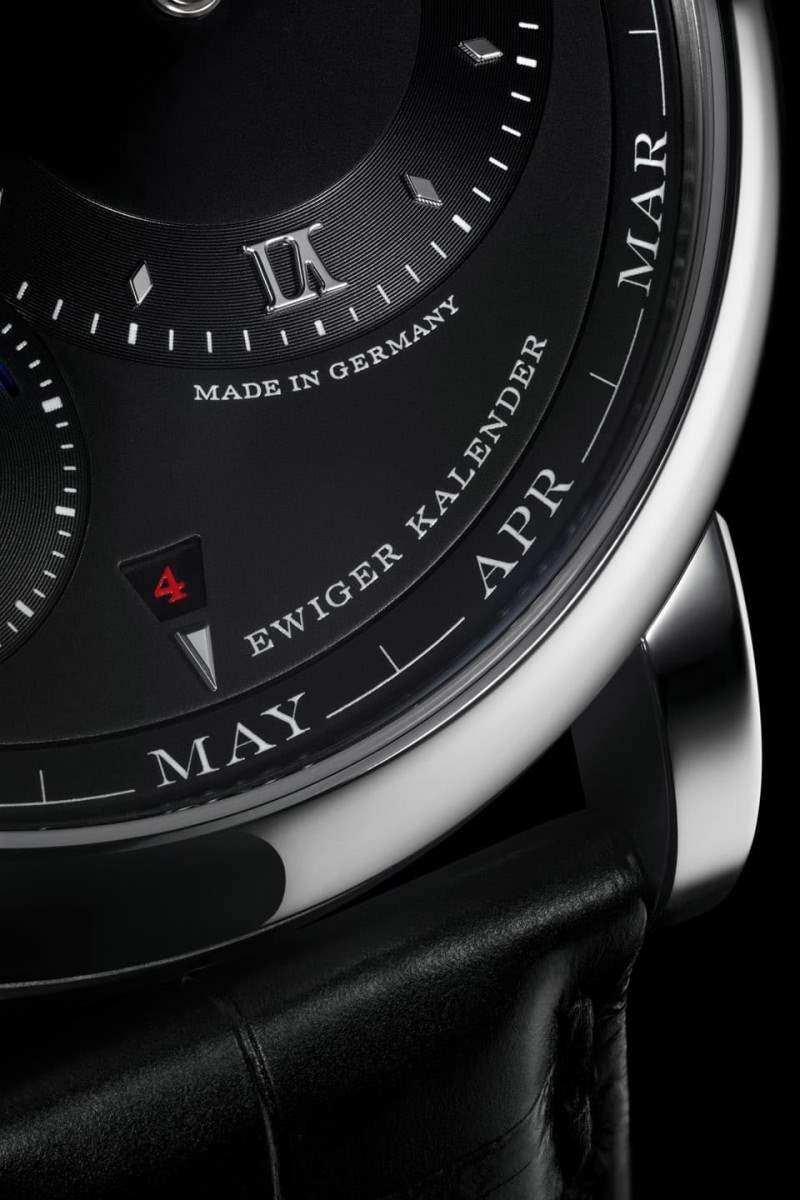 朗格Lange 1万年历新添铂金黑面款式-复刻表