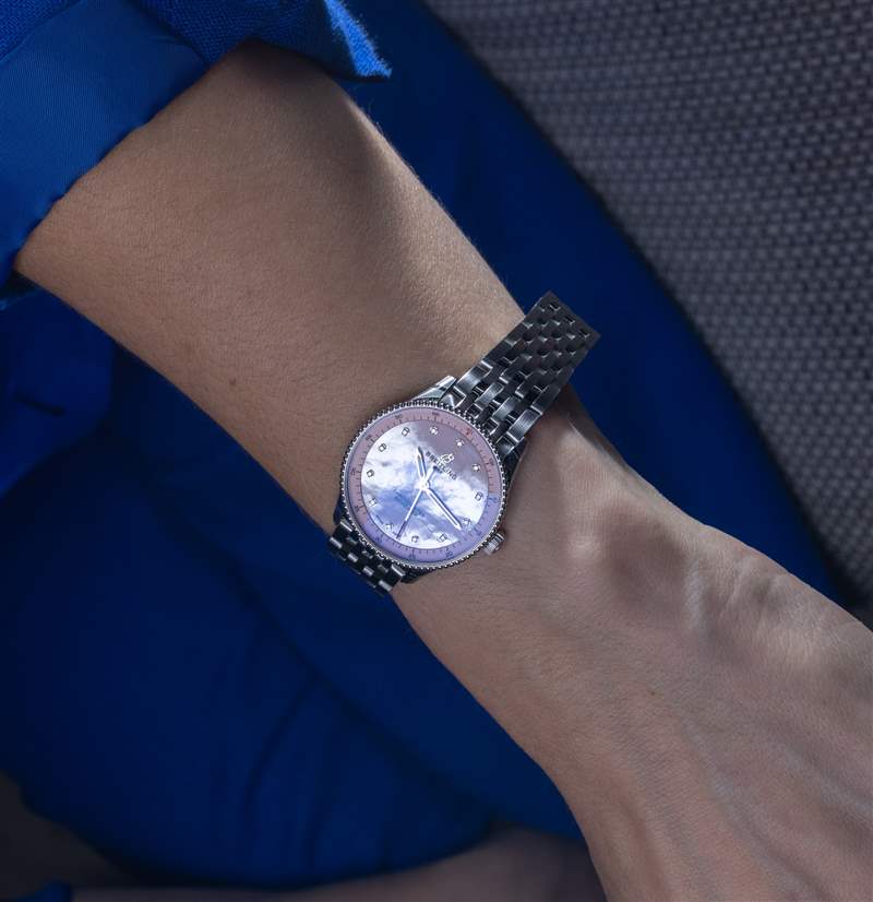 首次上手体验:百年灵Navitimer 36和32腕表专为女性打造-复刻表