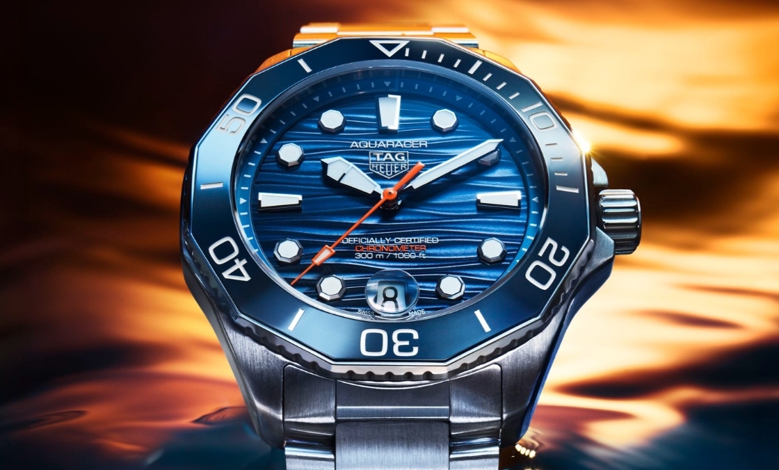潜水猛将升级! TAG HEUER推出全新Aquaracer Professional 300日期腕表与GMT腕表-复刻表